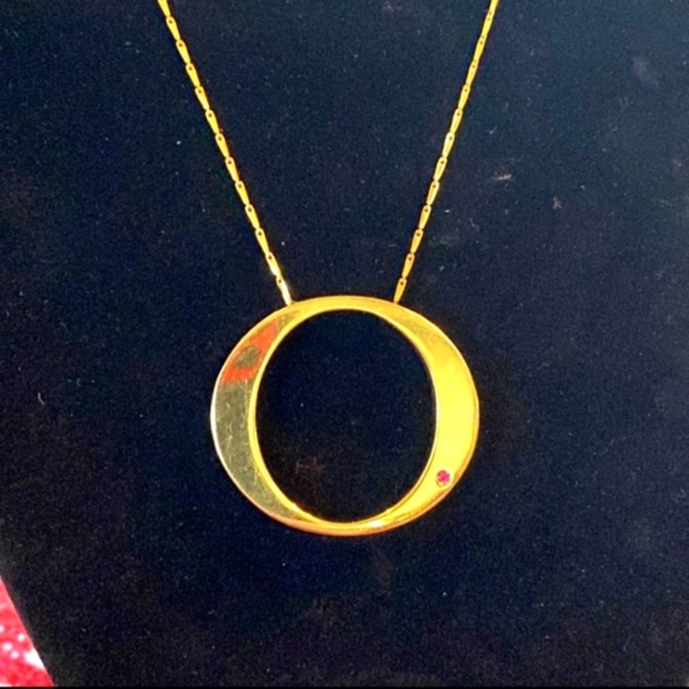 18 K White OR YELLOW GOLD ROBERTO COIN PENDANT.